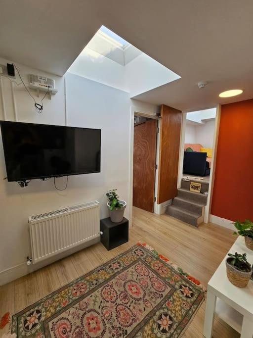West Kensington Bright Flat Διαμέρισμα Λονδίνο Εξωτερικό φωτογραφία