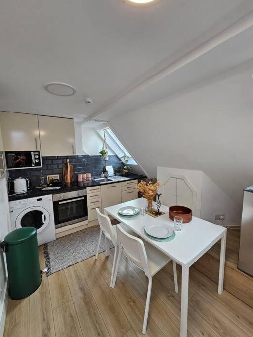 West Kensington Bright Flat Διαμέρισμα Λονδίνο Εξωτερικό φωτογραφία